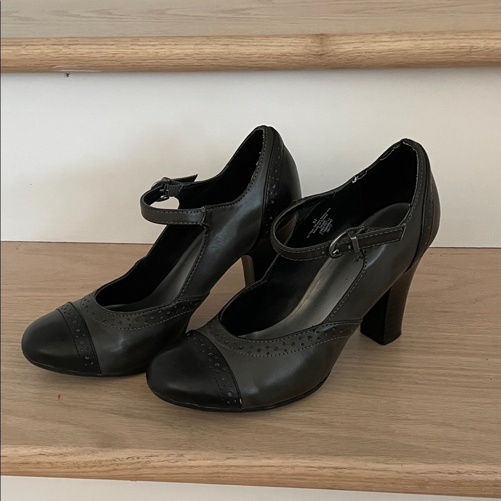 Merona Black and Grey Mary Jane Heels